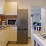Spacious & Modern Blue For 4 With Terrace & Parking Peaceful Near Beaches Пула