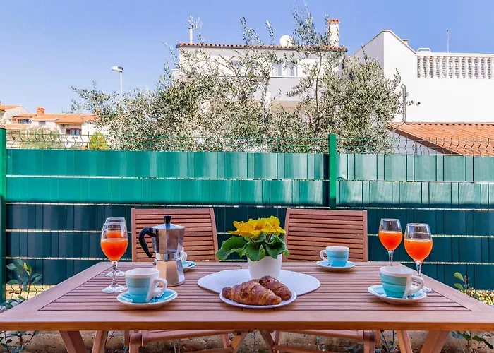 Appartement Spacious & Modern Blue For 4 With Terrace & Parking Peaceful Near Beaches Pula