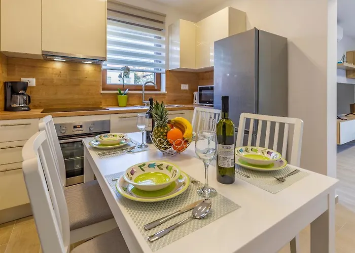 Spacious & Modern Blue For 4 With Terrace & Parking Peaceful Near Beaches Appartement