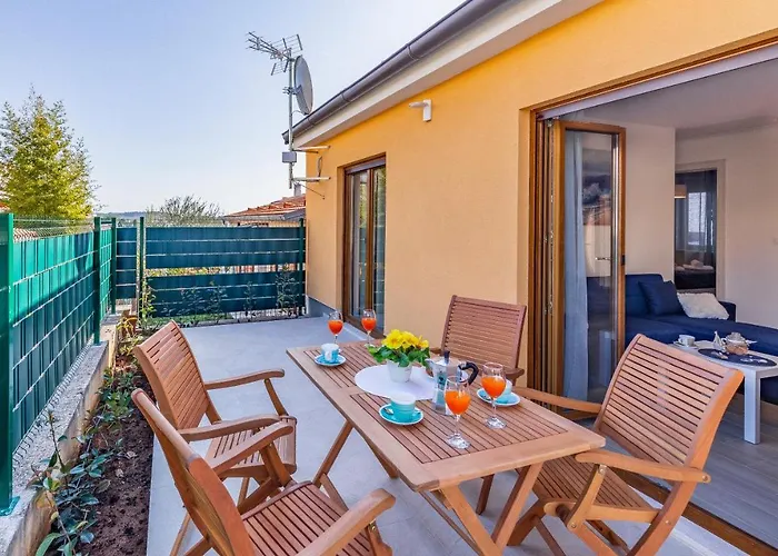 Lejlighed Spacious & Modern Blue For 4 With Terrace & Parking Peaceful Near Beaches *
