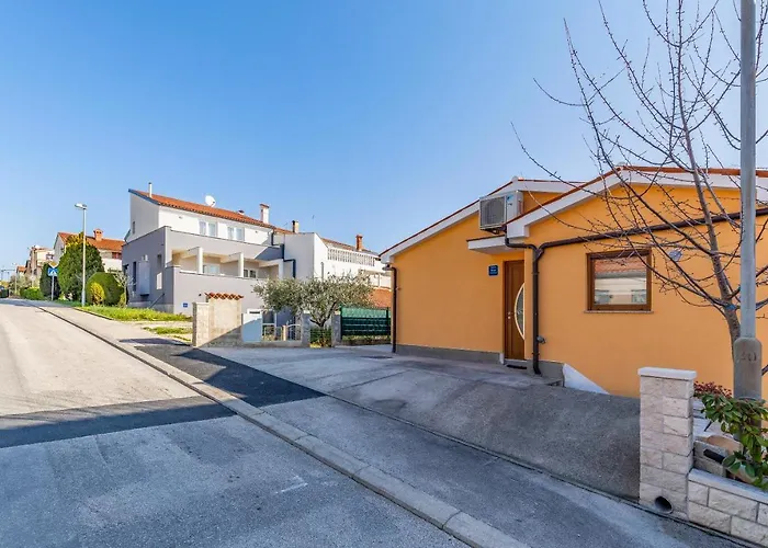 Appartement Spacious & Modern Blue For 4 With Terrace & Parking Peaceful Near Beaches Pula