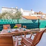 Spacious & Modern Blue For 4 With Terrace & Parking Peaceful Near Beaches Appartamento