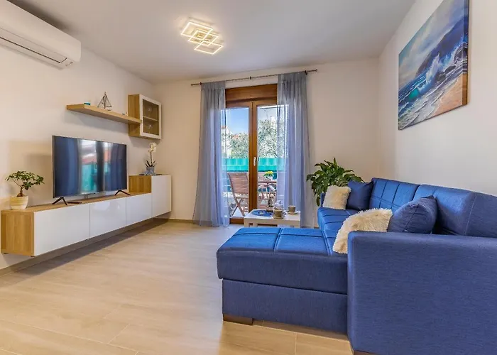 Spacious & Modern Blue For 4 With Terrace & Parking Peaceful Near Beaches *