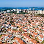 Spacious & Modern Blue For 4 With Terrace & Parking Peaceful Near Beaches Апартаменти *