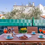 Апартаменти Spacious & Modern Blue For 4 With Terrace & Parking Peaceful Near Beaches Пула